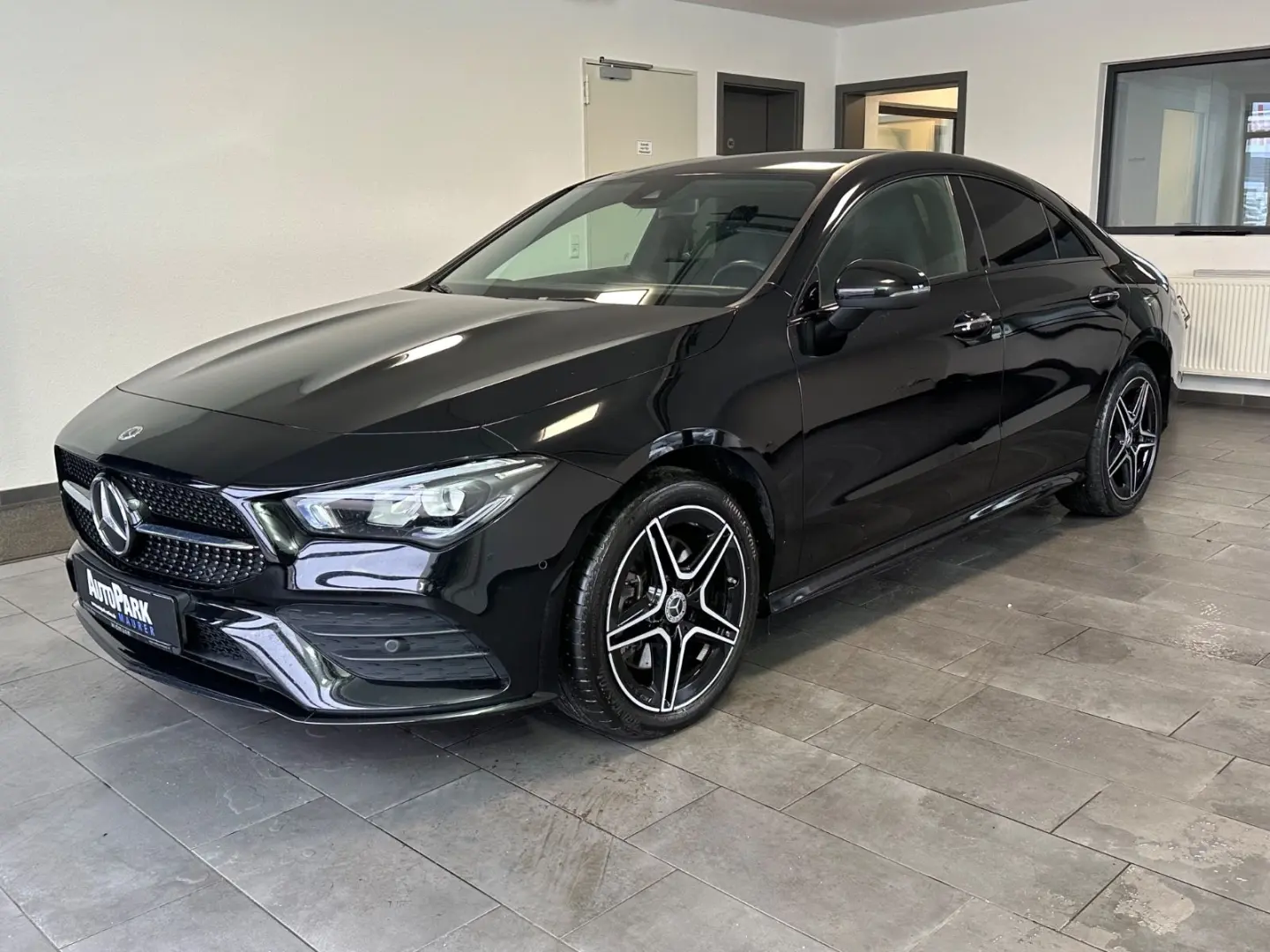 CLA 250 e AMG-Line Night Kamera LED