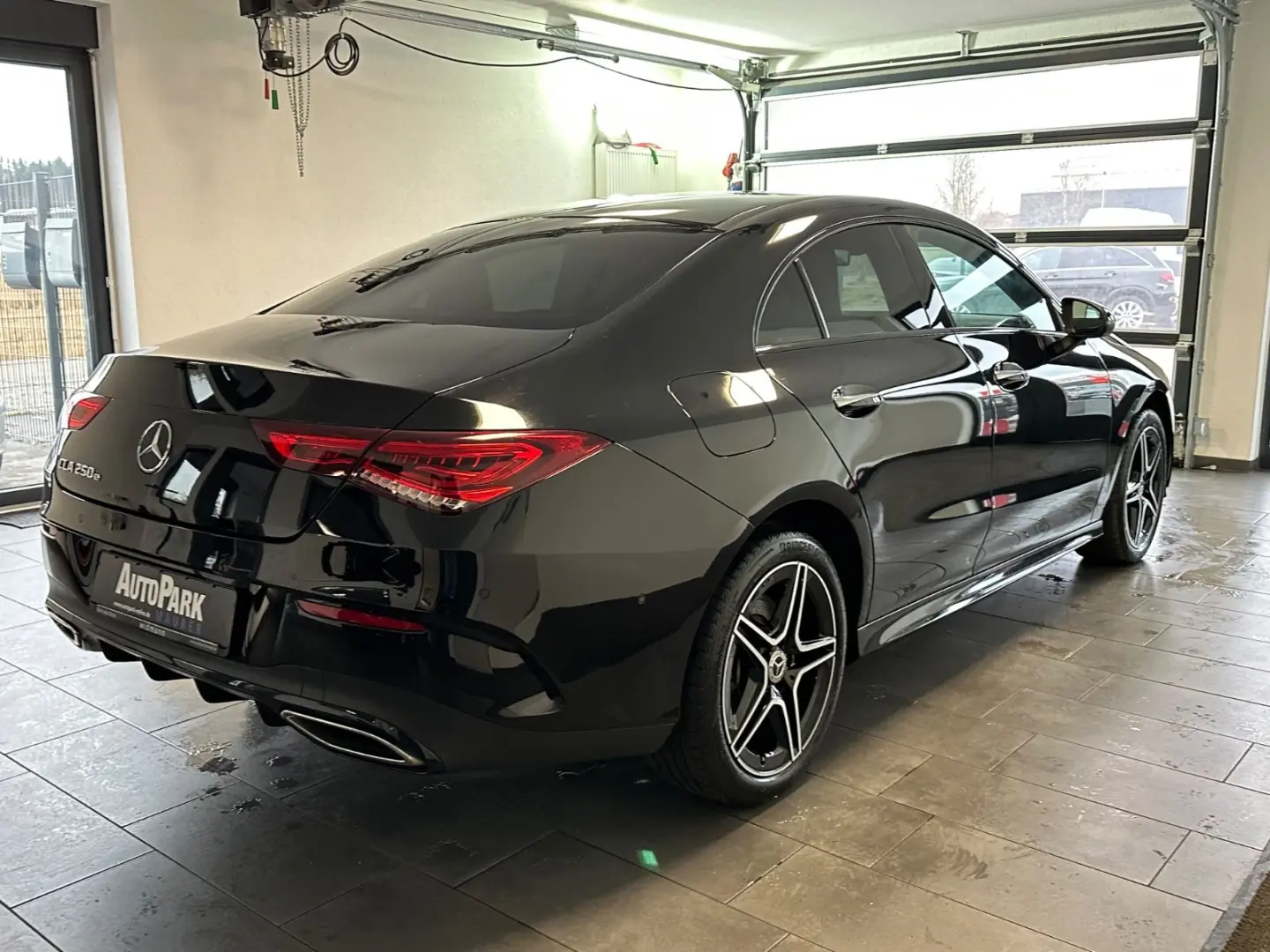 CLA 250 e AMG-Line Night Kamera LED