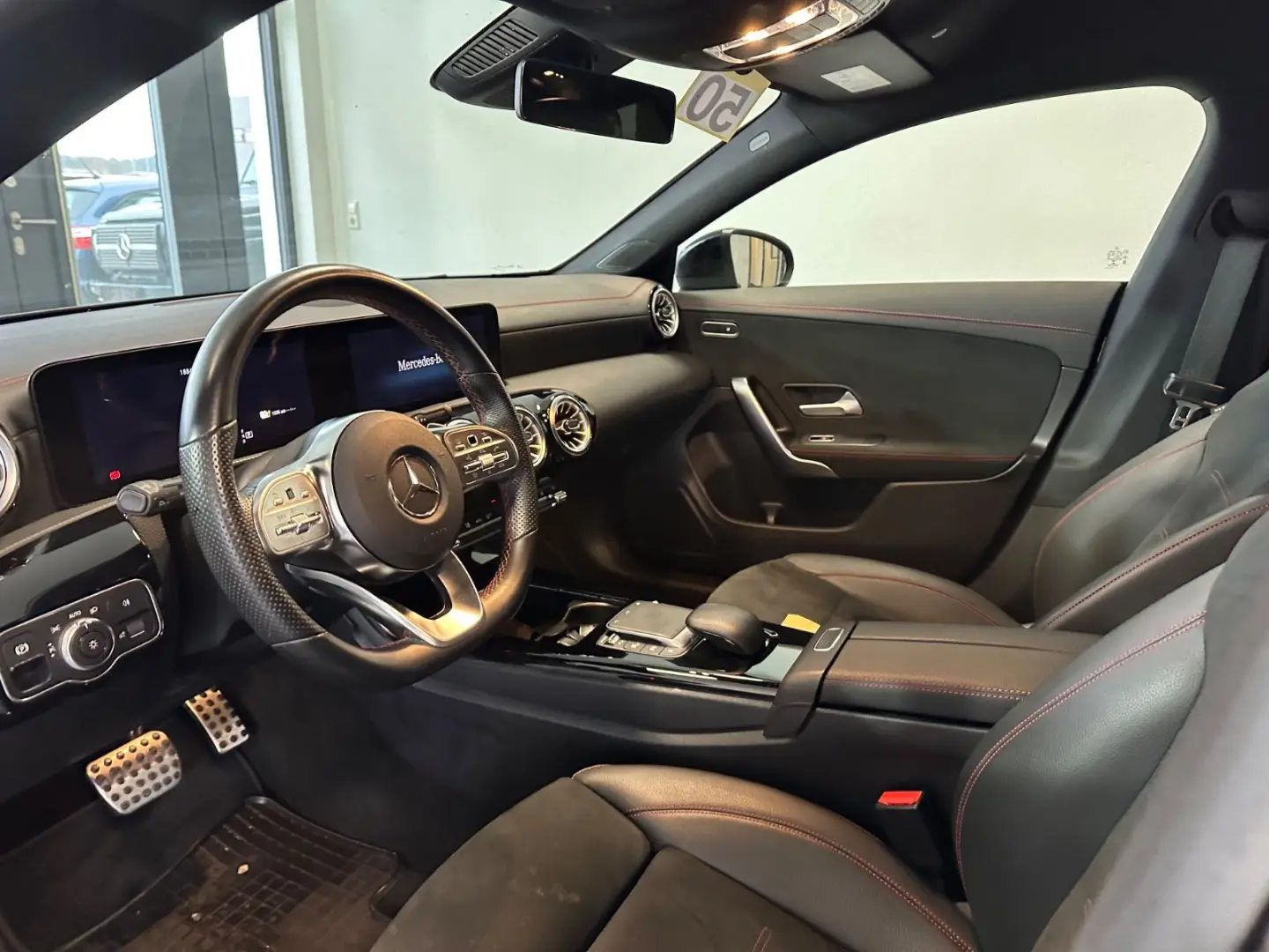 CLA 250 e AMG-Line Night Kamera LED