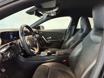 CLA 250 e AMG-Line Night Kamera LED