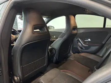 CLA 250 e AMG-Line Night Kamera LED