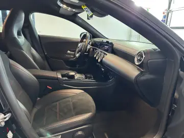 CLA 250 e AMG-Line Night Kamera LED