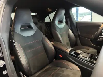 CLA 250 e AMG-Line Night Kamera LED