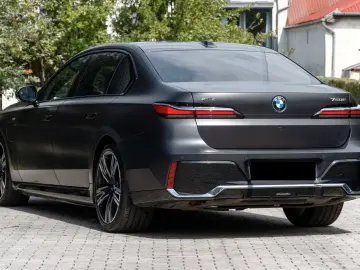 750e M SPORT.SKY.SOFTC.B&W.DR.ASS.360.INDIVIDUAL