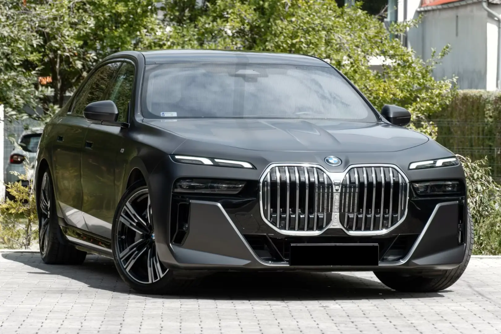 750e M SPORT.SKY.SOFTC.B&W.DR.ASS.360.INDIVIDUAL