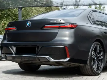 750e M SPORT.SKY.SOFTC.B&W.DR.ASS.360.INDIVIDUAL