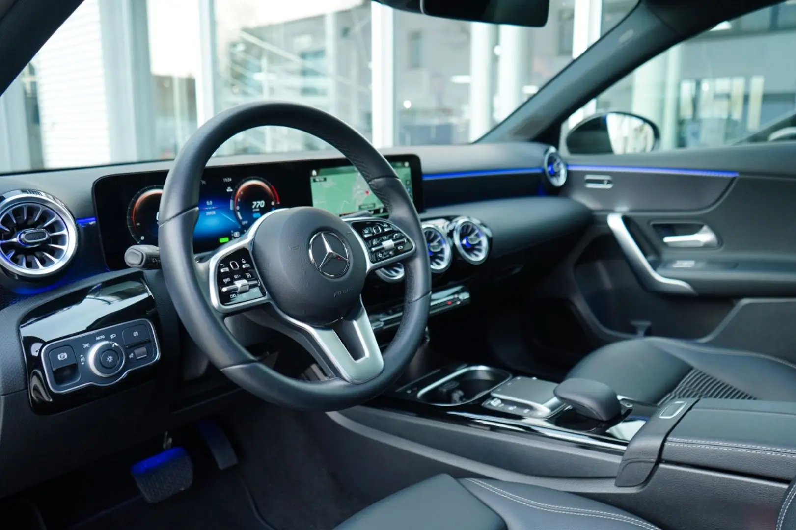 A 250 e PANO LED AMBIENTE NIGHT CARBON SOUNDSYST