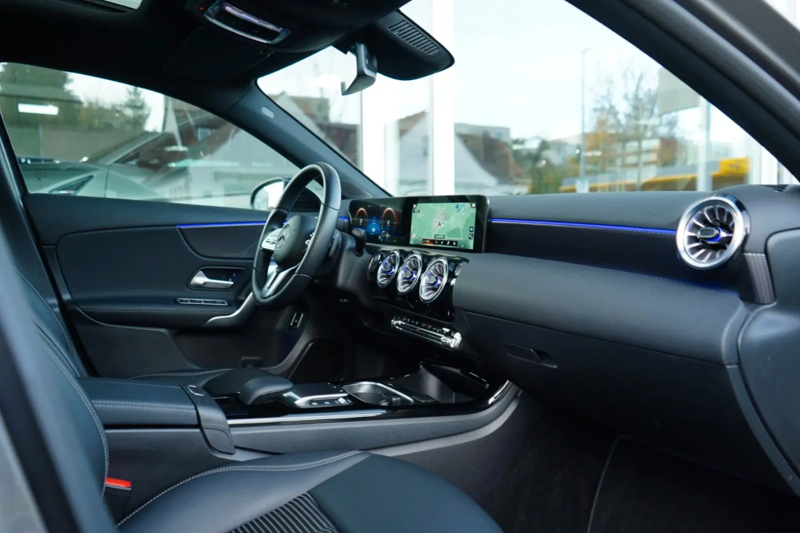 A 250 e PANO LED AMBIENTE NIGHT CARBON SOUNDSYST