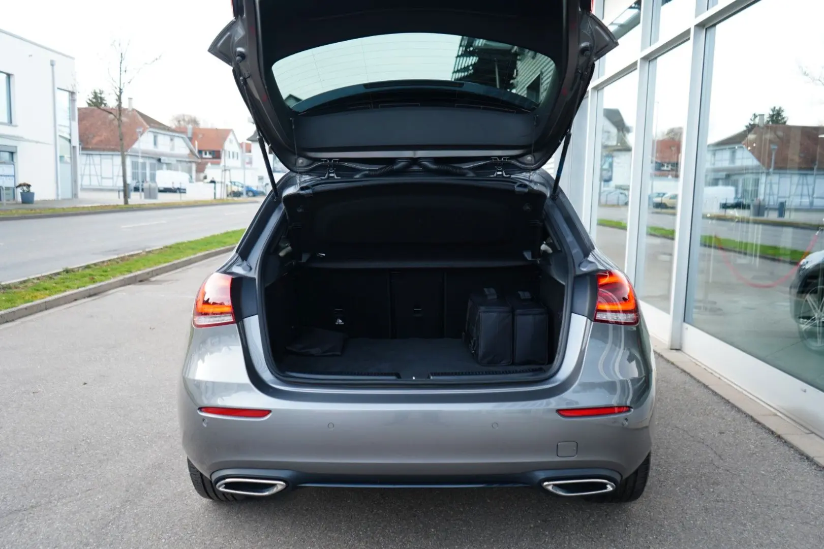 A 250 e PANO LED AMBIENTE NIGHT CARBON SOUNDSYST