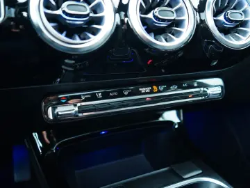 A 250 e PANO LED AMBIENTE NIGHT CARBON SOUNDSYST