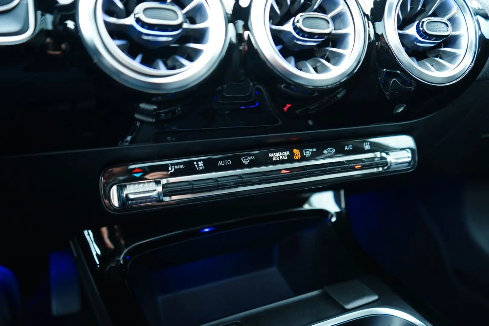 A 250 e PANO LED AMBIENTE NIGHT CARBON SOUNDSYST