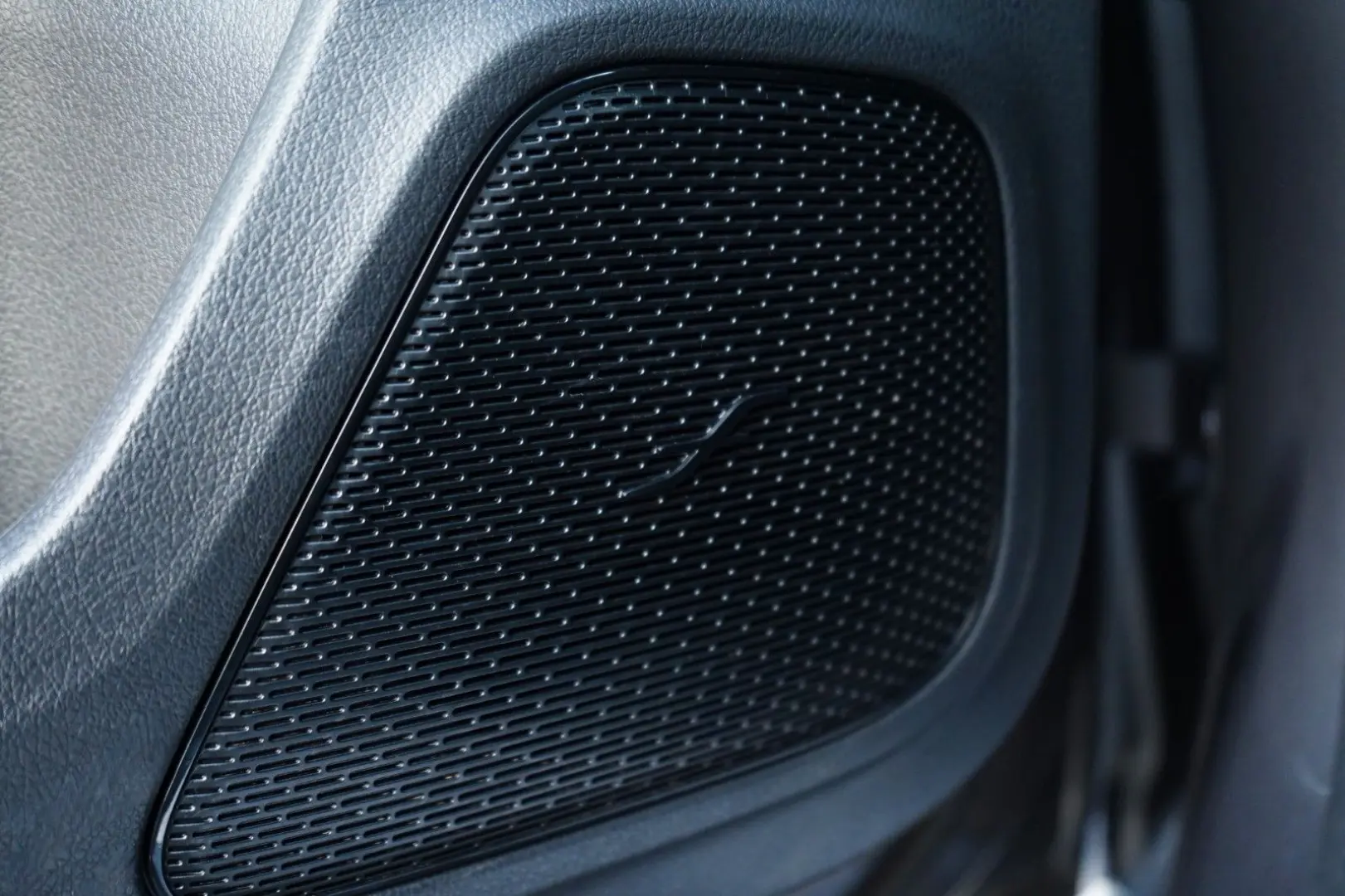 A 250 e PANO LED AMBIENTE NIGHT CARBON SOUNDSYST