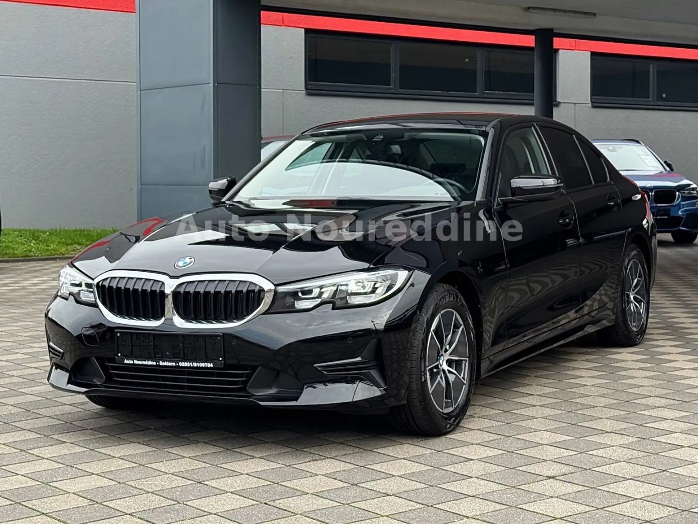 318d Limousine Automatik Leder Navi Live LED AHK