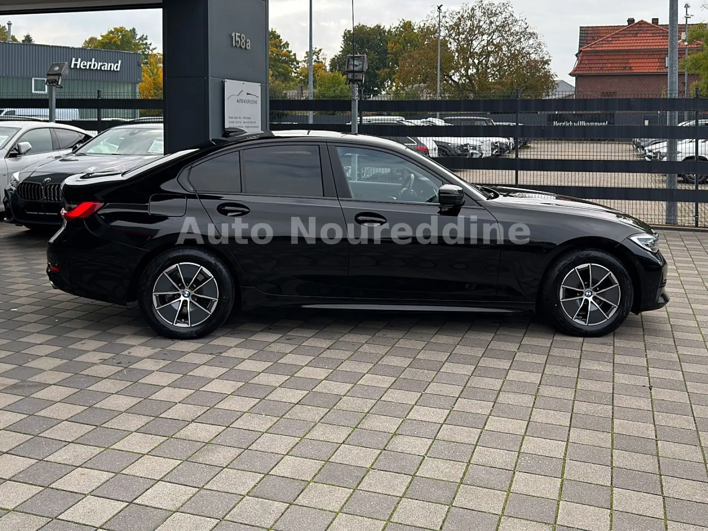 318d Limousine Automatik Leder Navi Live LED AHK