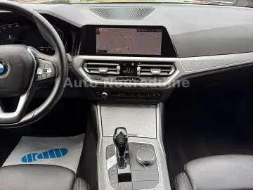 318d Limousine Automatik Leder Navi Live LED AHK