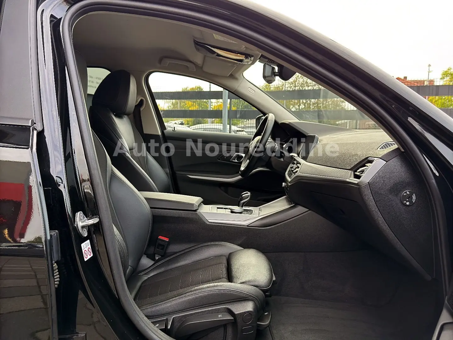 318d Limousine Automatik Leder Navi Live LED AHK