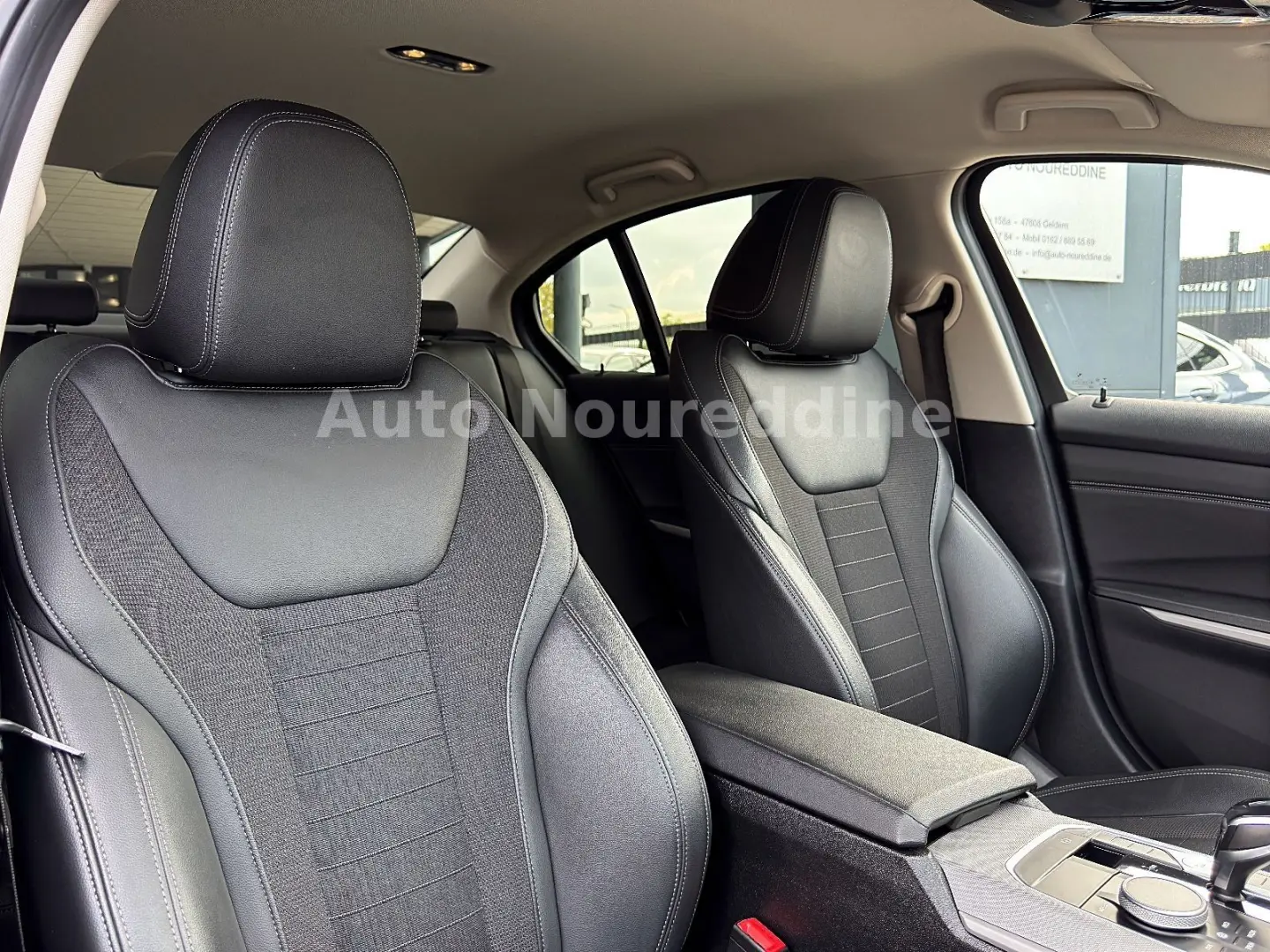 318d Limousine Automatik Leder Navi Live LED AHK