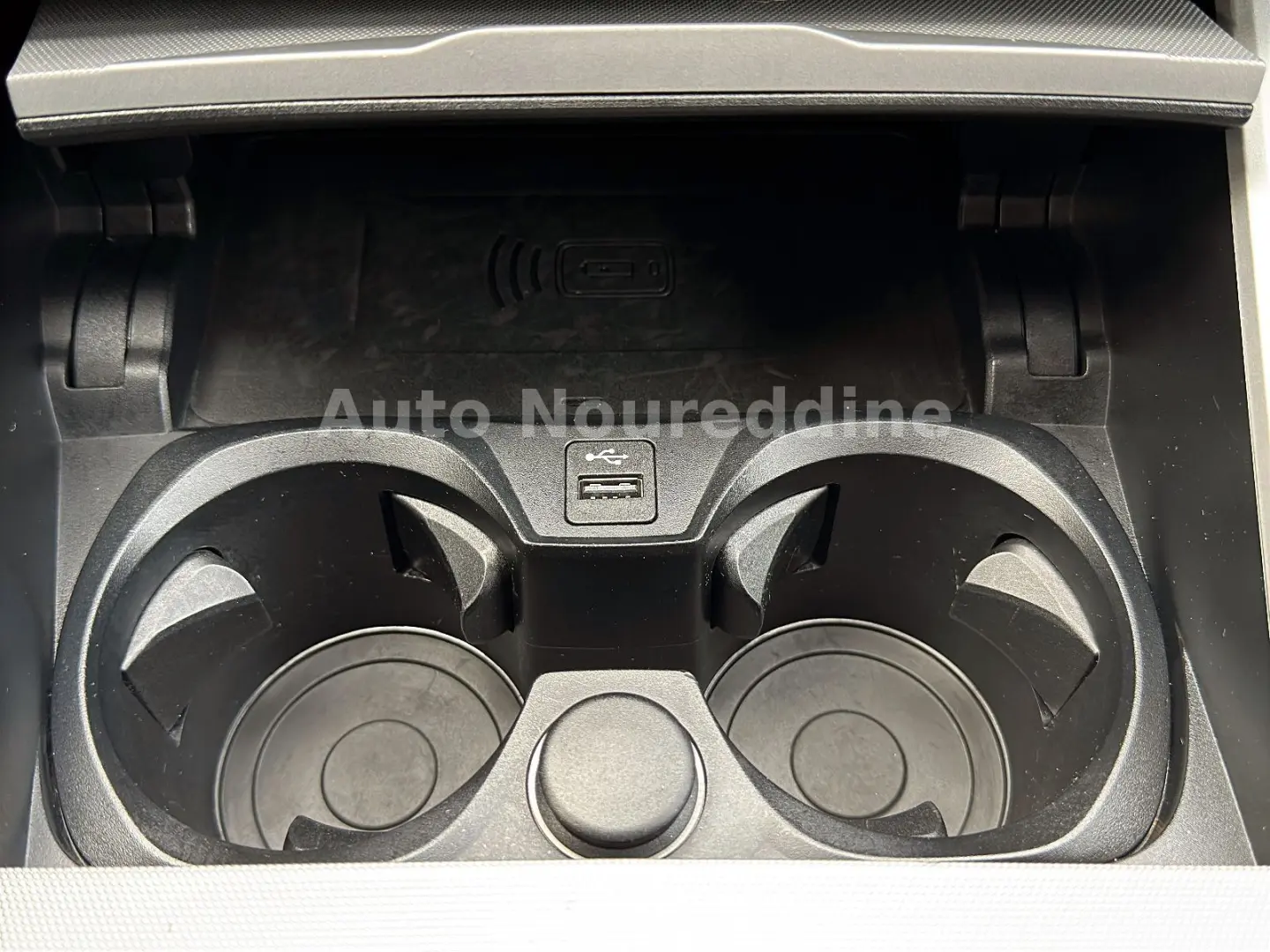 318d Limousine Automatik Leder Navi Live LED AHK