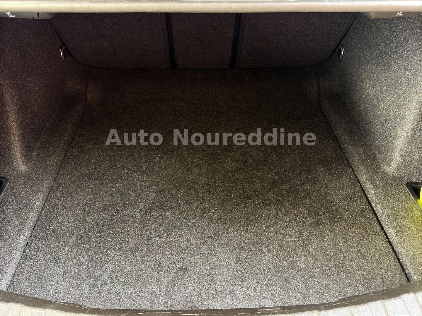 318d Limousine Automatik Leder Navi Live LED AHK