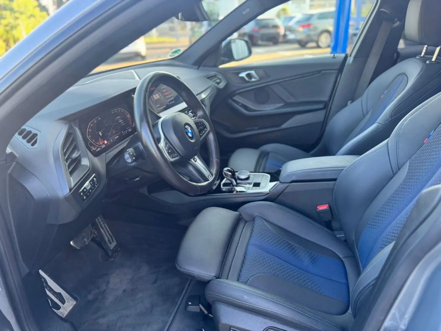 BMW 218i   M-PAKET   AREOPAKET   COMFORT PAKET