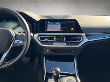 320d Lim. Sport Line  LED  LEDER  KAMERA  LM