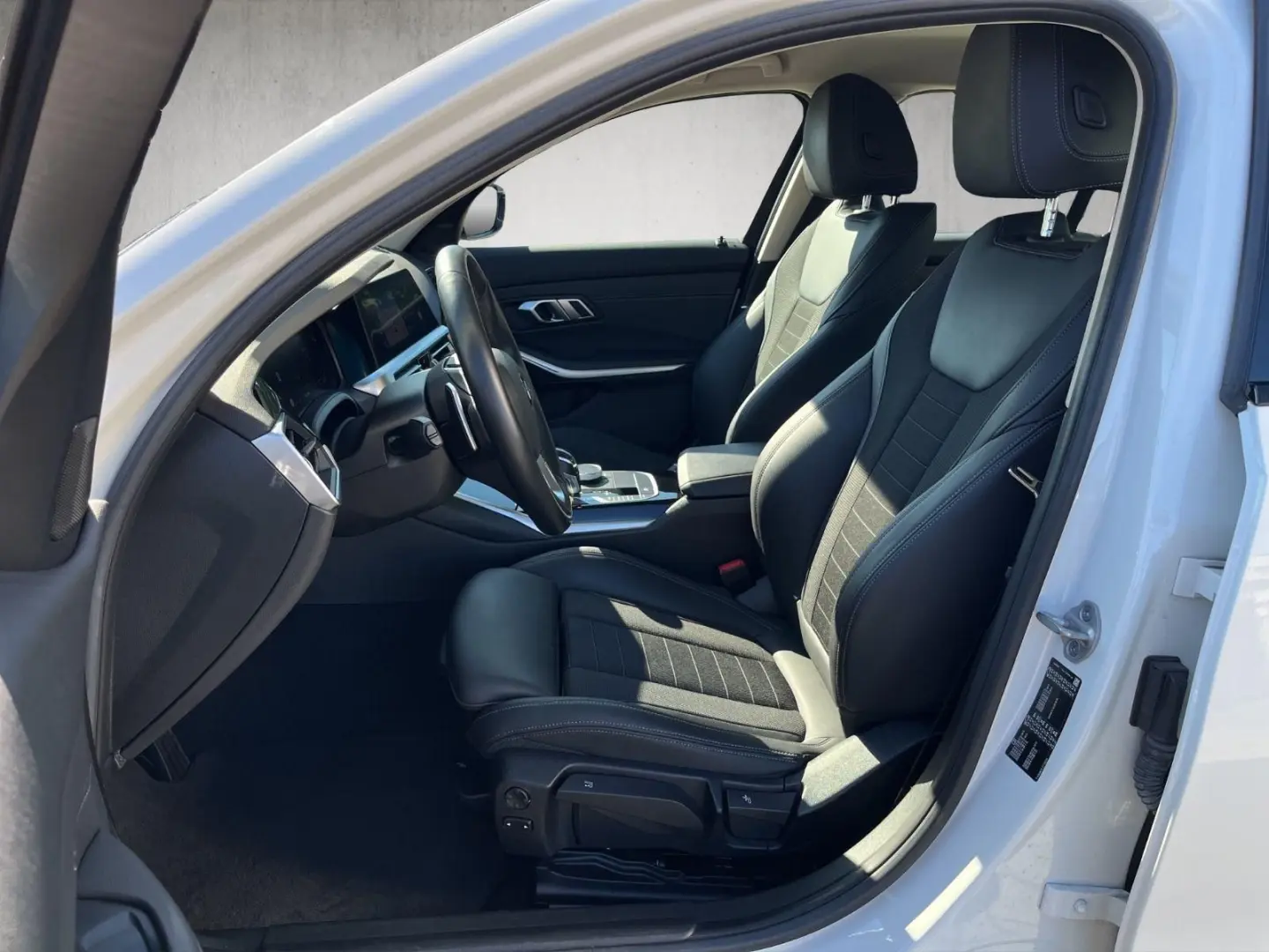 320d Lim. Sport Line  LED  LEDER  KAMERA  LM