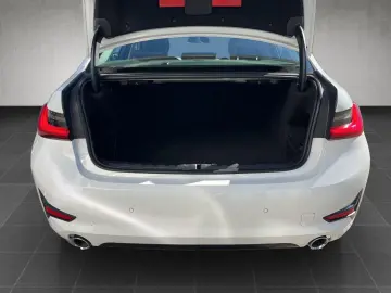 320d Lim. Sport Line  LED  LEDER  KAMERA  LM