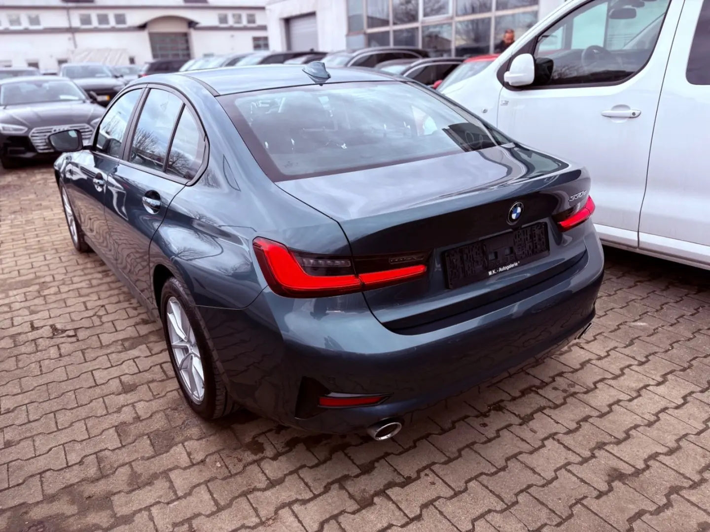 330e Lim. G20 Navi orig. LED-Sch.