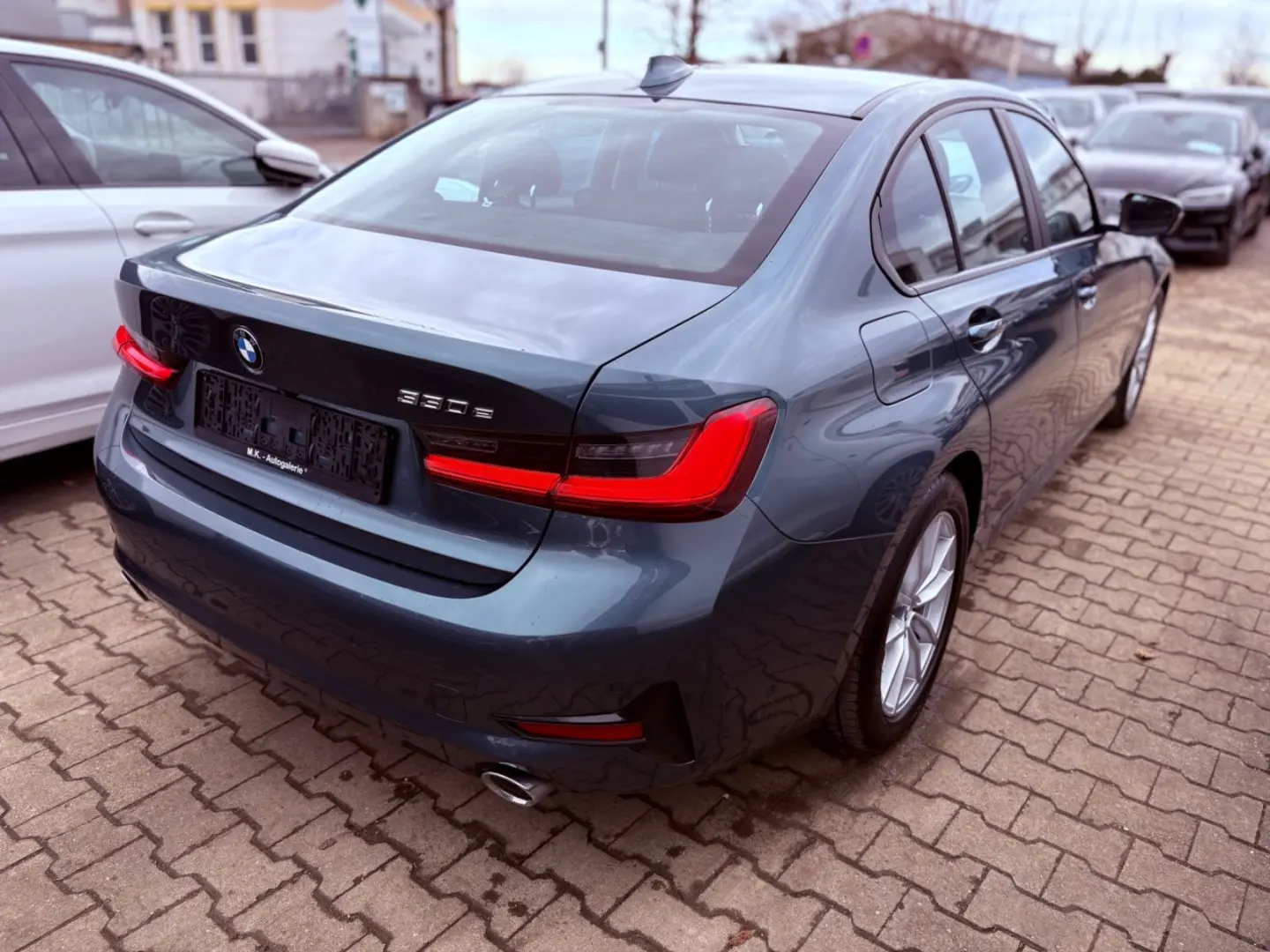 330e Lim. G20 Navi orig. LED-Sch.