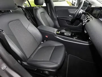 CLA 250 e Coupé DISTRONIC 360  KEYLESS LED 18