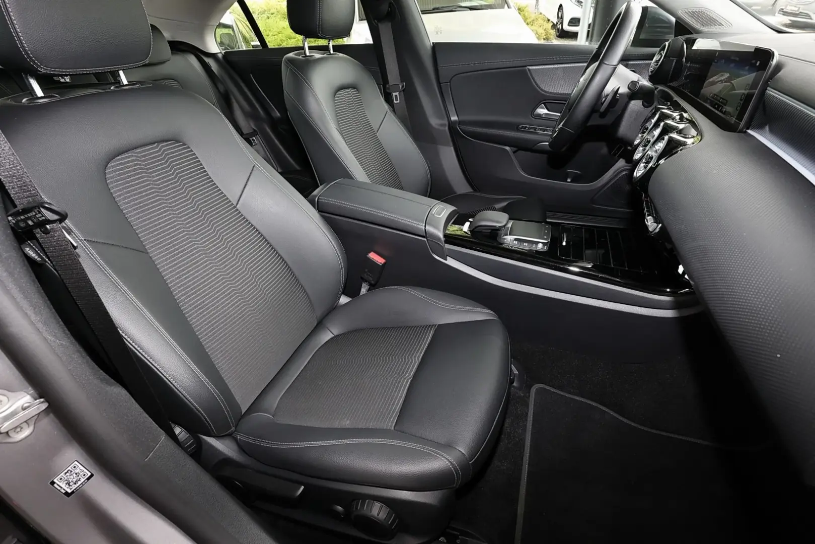 CLA 250 e Coupé DISTRONIC 360  KEYLESS LED 18