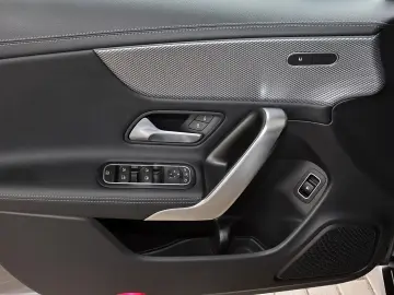 CLA 250 e Coupé DISTRONIC 360  KEYLESS LED 18