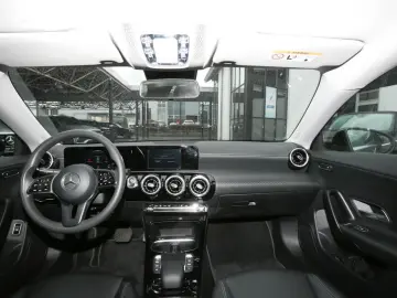 CLA 250 e Coupé MBUXNavi  Kamera Public Charging