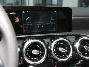 CLA 250 e Coupé MBUXNavi  Kamera Public Charging