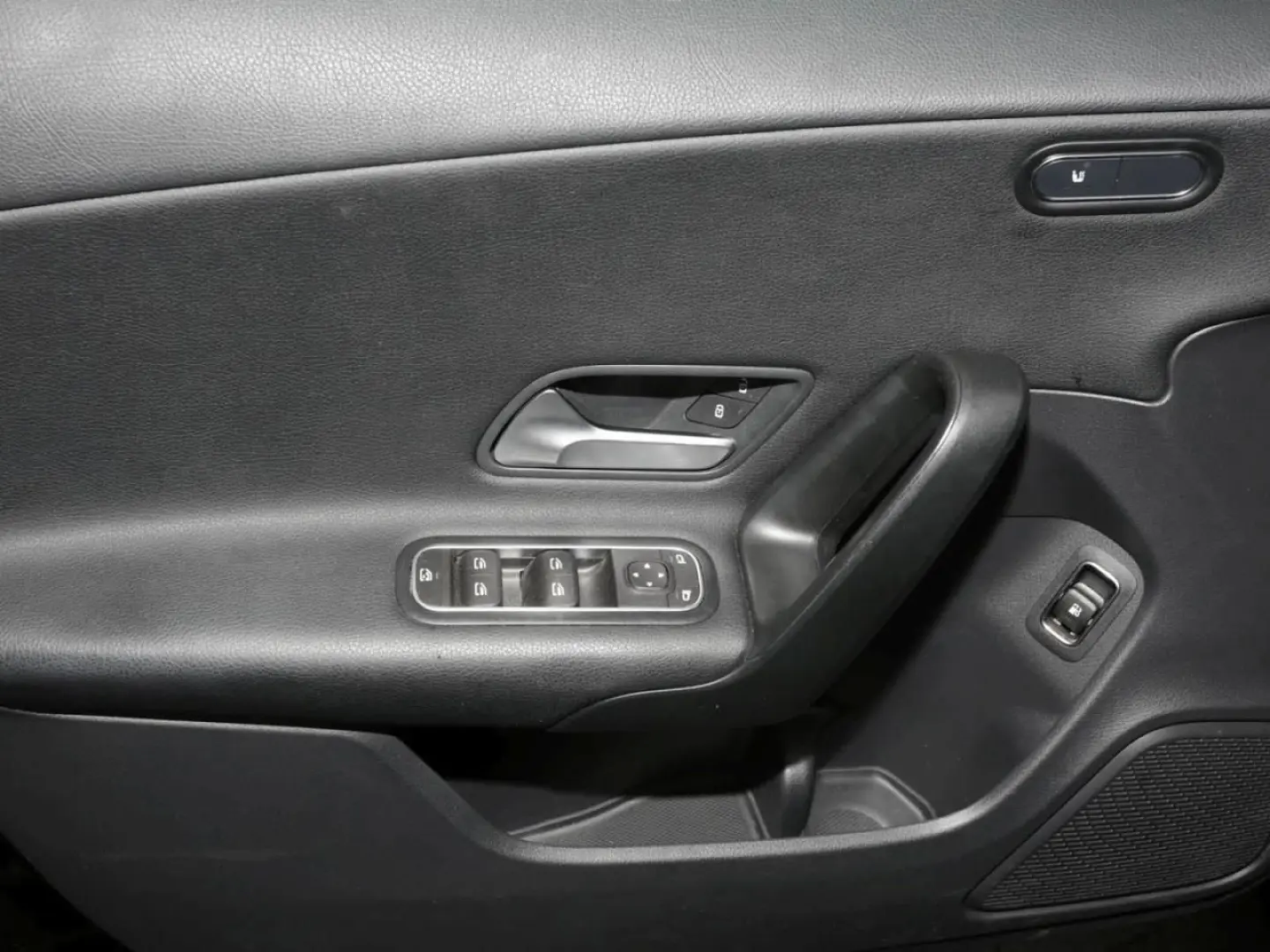 CLA 250 e Coupé MBUXNavi  Kamera Public Charging