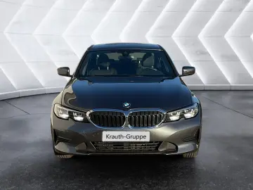 318d Limousine DAB LED Klimaaut. PDC