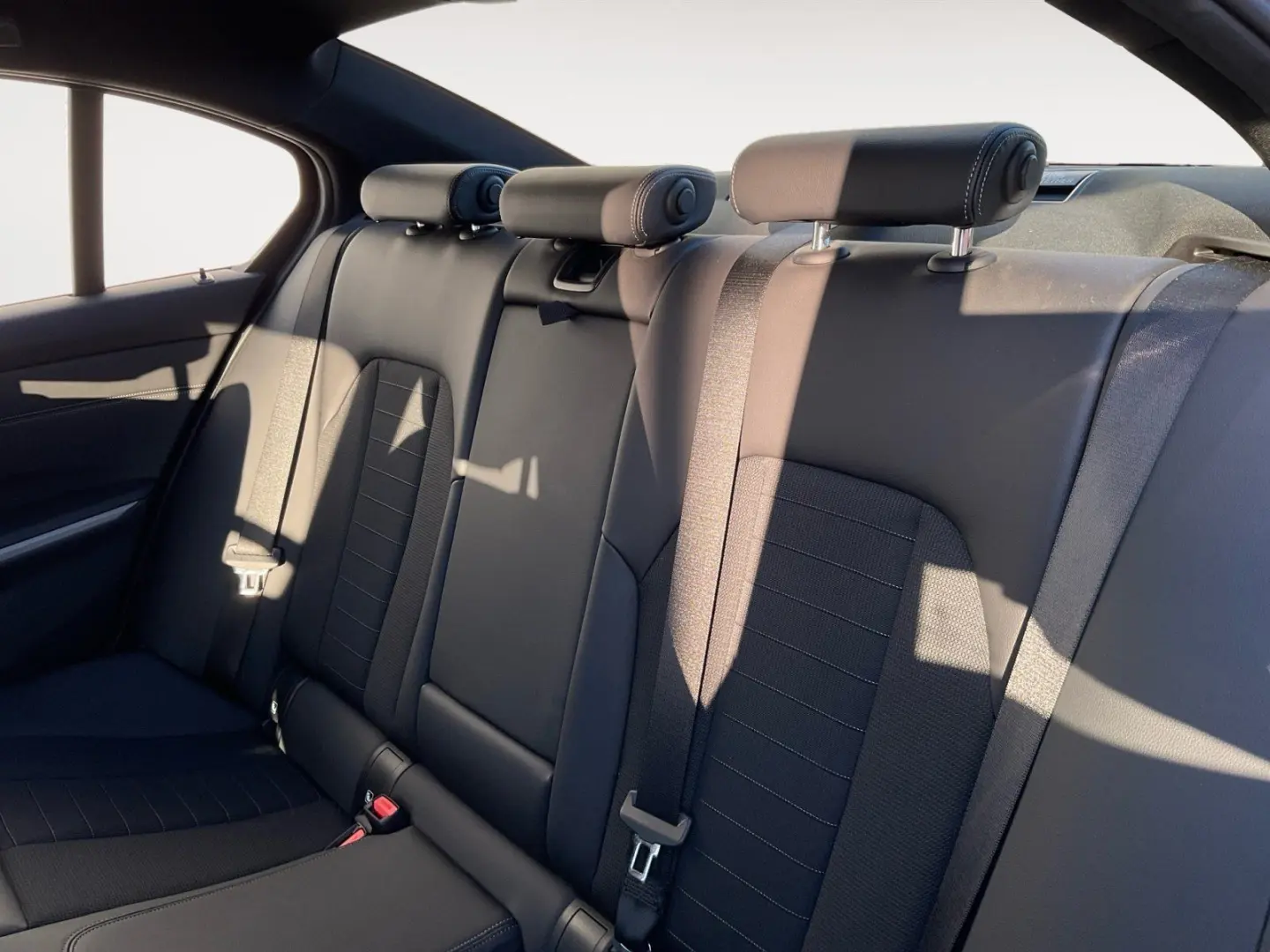 318d Limousine DAB LED Klimaaut. PDC