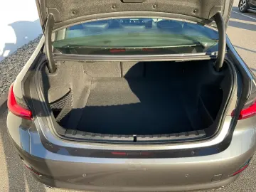 318d Limousine DAB LED Klimaaut. PDC