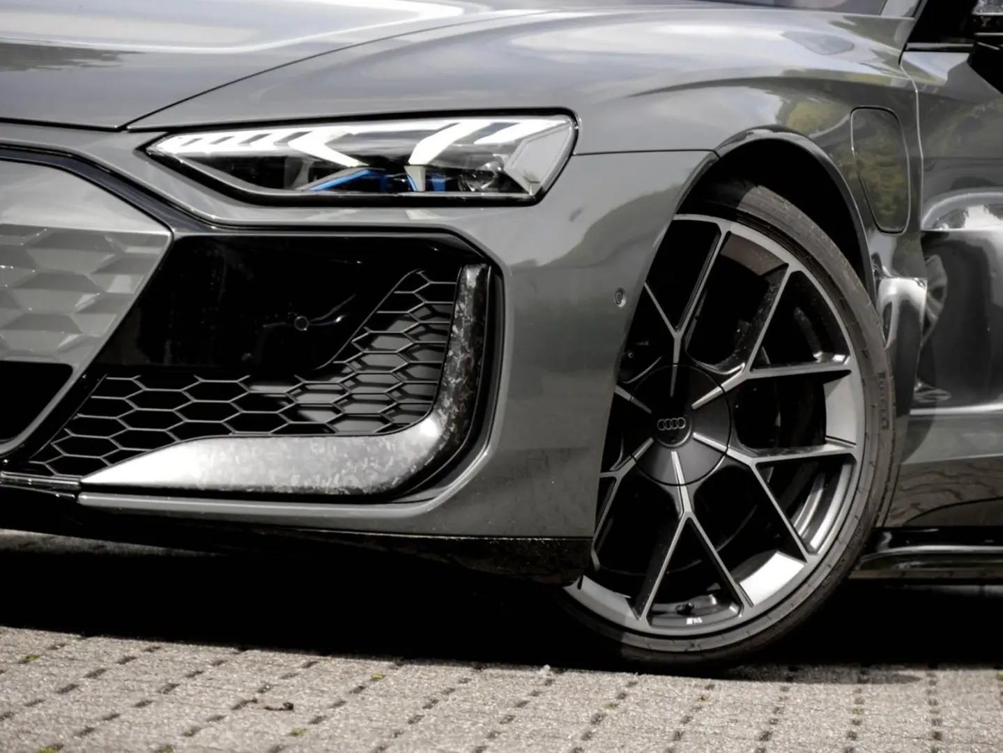 Audi RS e-tron GT performance quattro CARBON