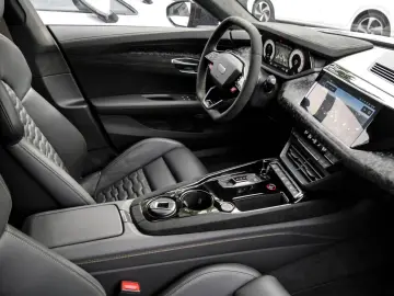 Audi RS e-tron GT performance quattro CARBON