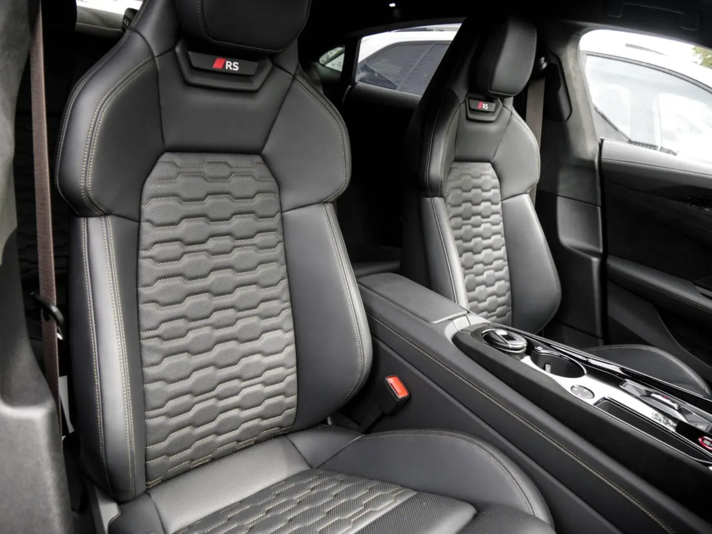 Audi RS e-tron GT performance quattro CARBON