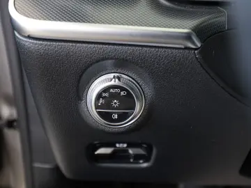 C 180 Avantgarde Advanced Plus LED Navi Kamera K