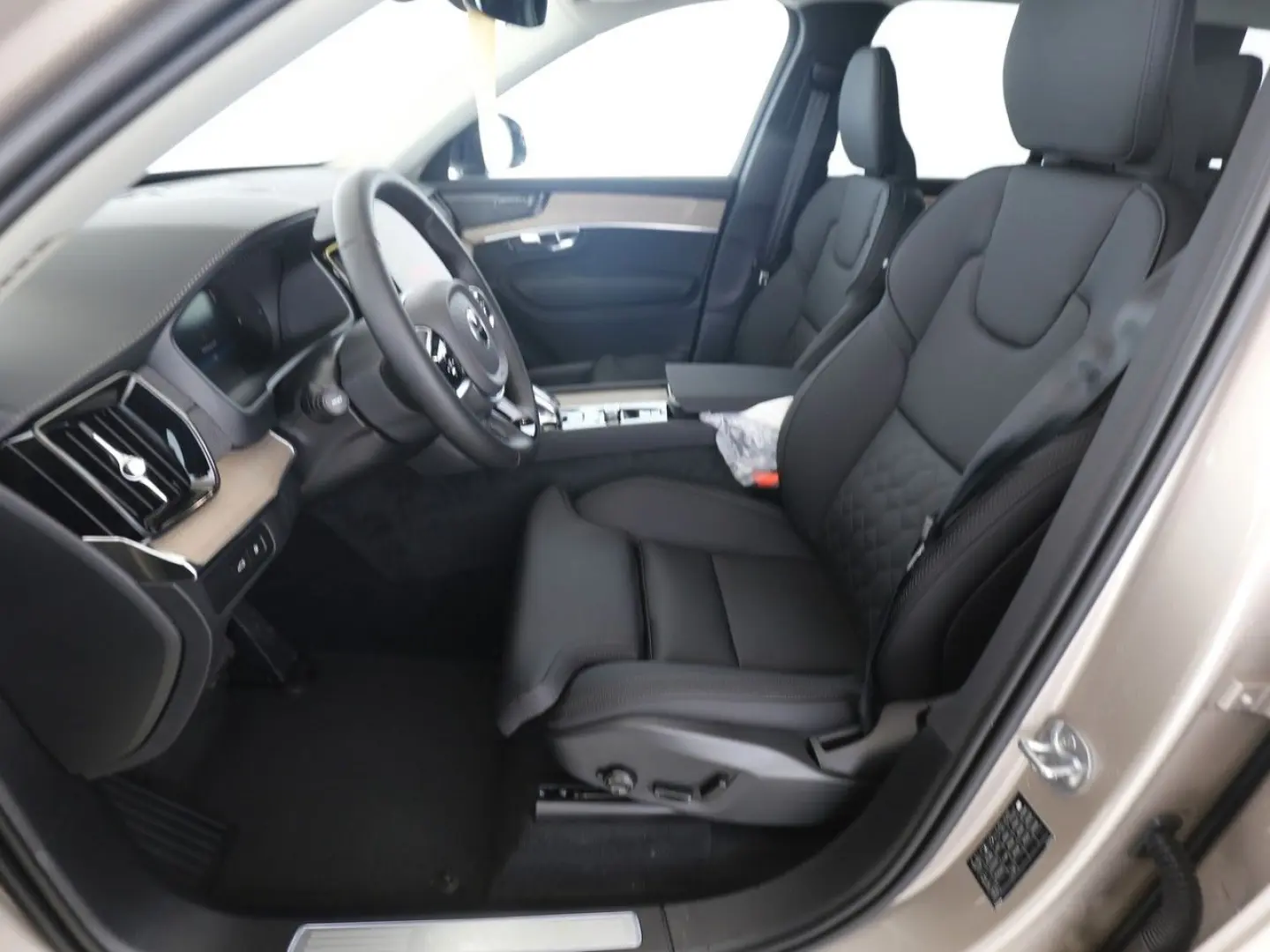 XC90 T8 Plus Dark Plug-In Hybrid Air Susp 360  Cristal H&K