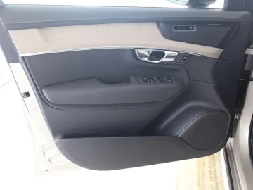 XC90 T8 Plus Dark Plug-In Hybrid Air Susp 360  Cristal H&K