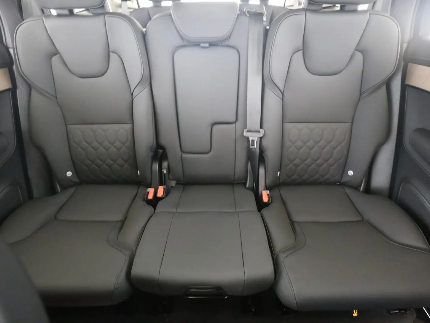 XC90 T8 Plus Dark Plug-In Hybrid Air Susp 360  Cristal H&K