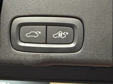 VOLVO XC60 AWD Momentum