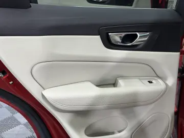 VOLVO XC60 AWD Momentum