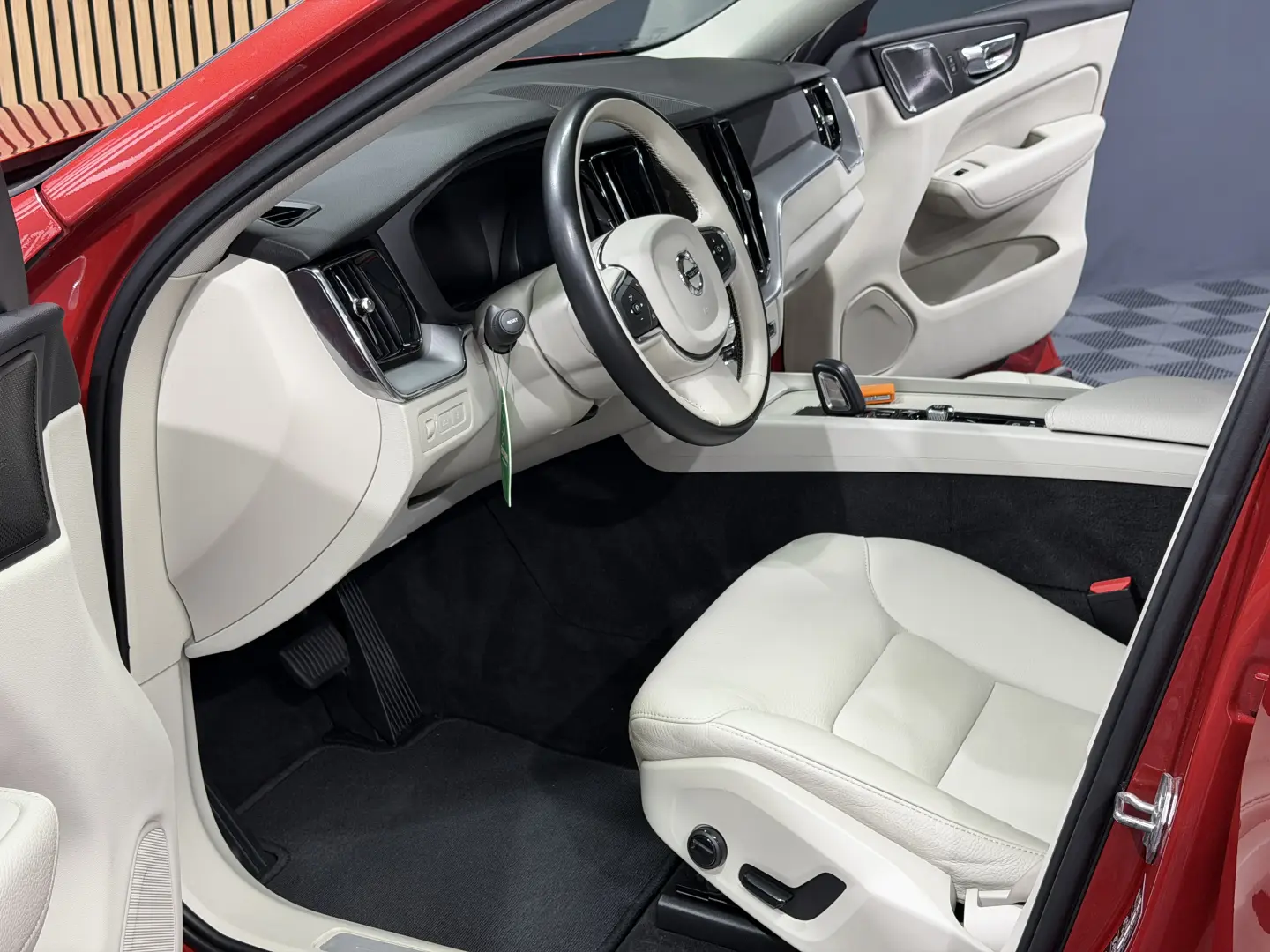 VOLVO XC60 AWD Momentum