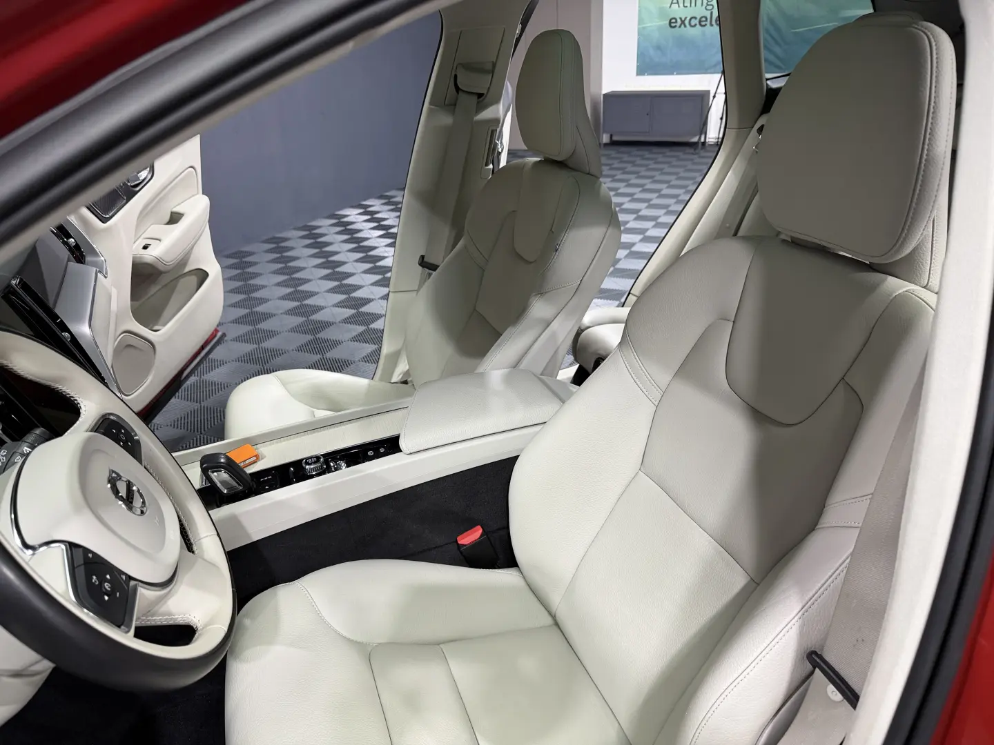 VOLVO XC60 AWD Momentum