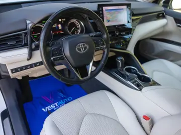 Camry Hybrid Încălzire Volan Încălzit CarPlay Camere360'